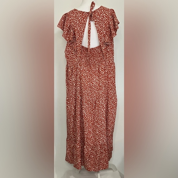 Old Navy Fit & Flare Flutter-Sleeve Tiered Smocked Midi Dress Red Floral 3X - Picture 6 of 10